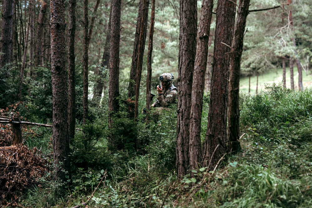 Soldiers Hold Their Ground During Saber Junction Exercise