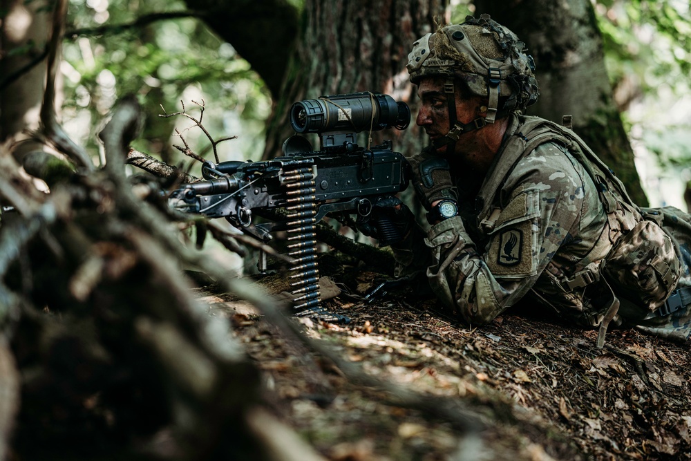 Soldiers Hold Their Ground During Saber Junction Exercise