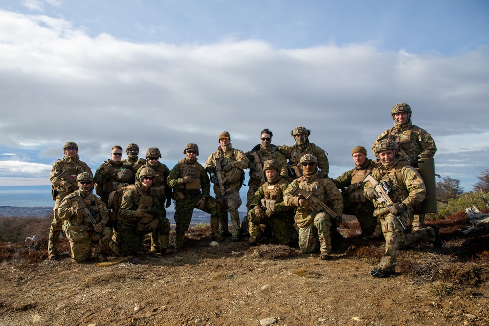 Chilean Marines teach cold-weather shelter building to U.S. Marines during UNITAS LXV
