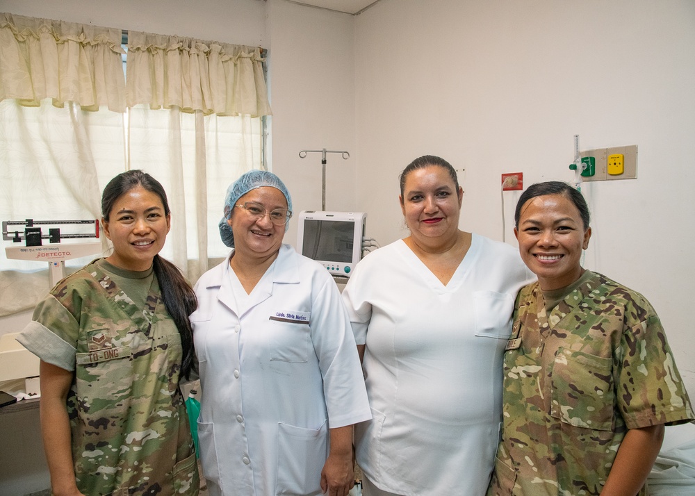 US service members provide medical care for El Salvadoran citizens in AMISTAD campaign