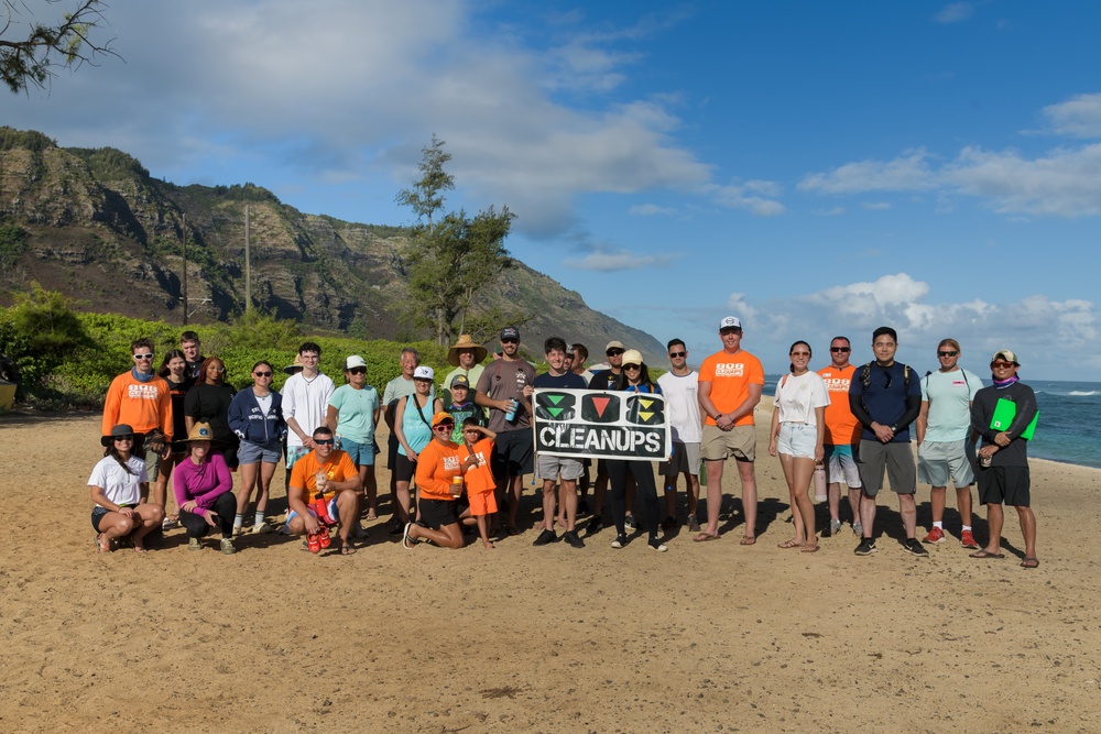 Army and Local Volunteers Unite for Mokule‘ia Beach Clean-Up