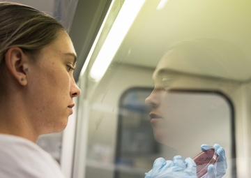 MRF-D 24.3: U.S. Navy medical personnel visit the Menzies School of Health Research