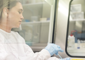 MRF-D 24.3: U.S. Navy medical personnel visit the Menzies School of Health Research