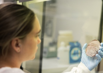 MRF-D 24.3: U.S. Navy medical personnel visit the Menzies School of Health Research