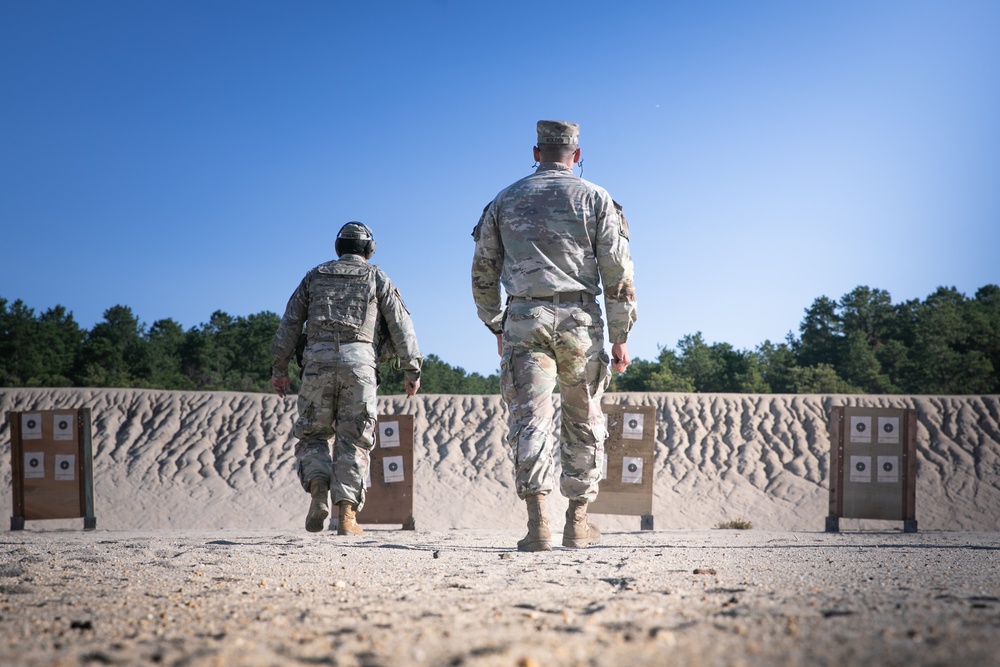 Recruiting and Retention Battalion Qualifies Their Weapons
