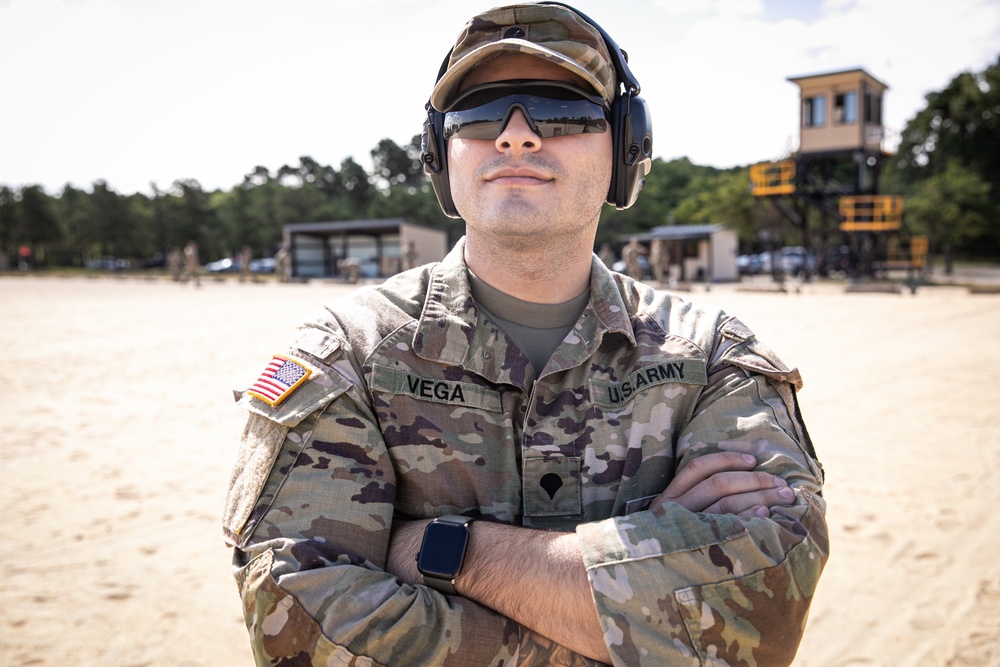 Recruiting and Retention Battalion Qualifies Their Weapons