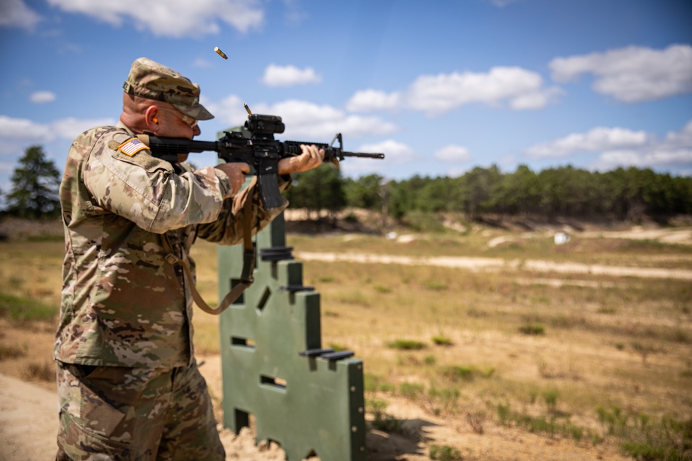 Recruiting and Retention Battalion Qualifies Their Weapons