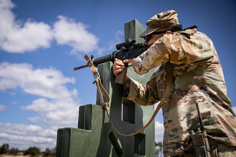 Recruiting and Retention Battalion Qualifies Their Weapons