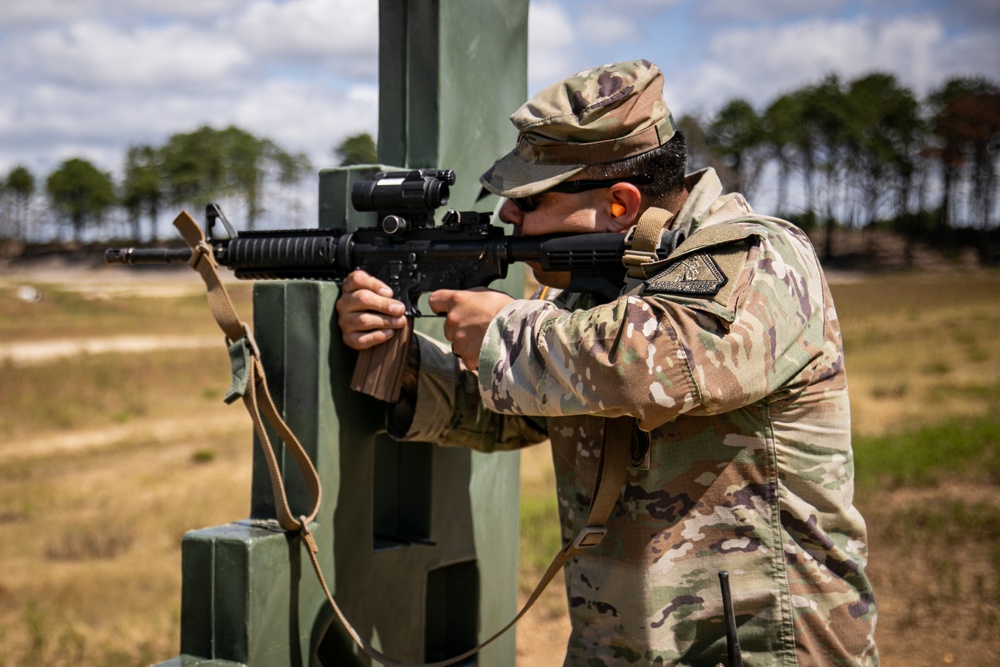 Recruiting and Retention Battalion Qualifies Their Weapons
