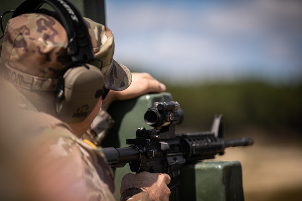 Recruiting and Retention Battalion Qualifies Their Weapons