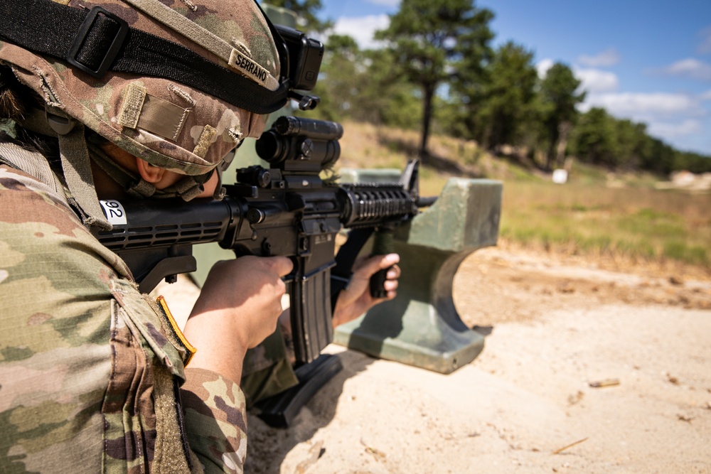 Recruiting and Retention Battalion Qualifies Their Weapons