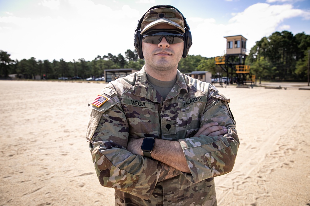 Recruiting and Retention Battalion Qualifies Their Weapons