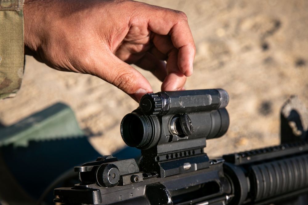 Recruiting and Retention Battalion Qualifies Their Weapons
