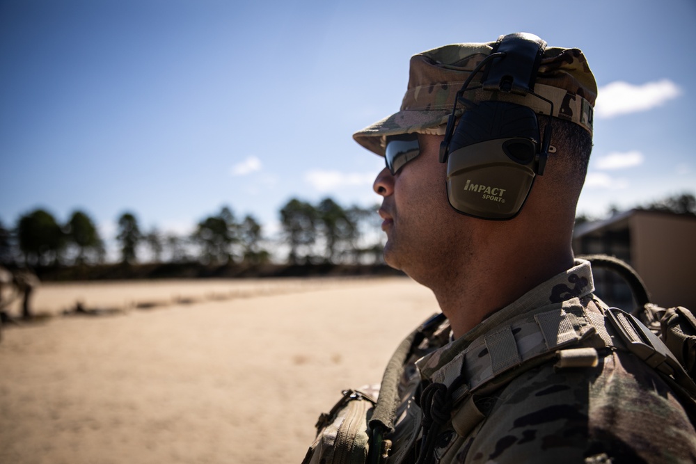 Recruiting and Retention Battalion Qualifies Their Weapons