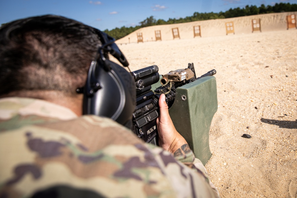 Recruiting and Retention Battalion Qualifies Their Weapons