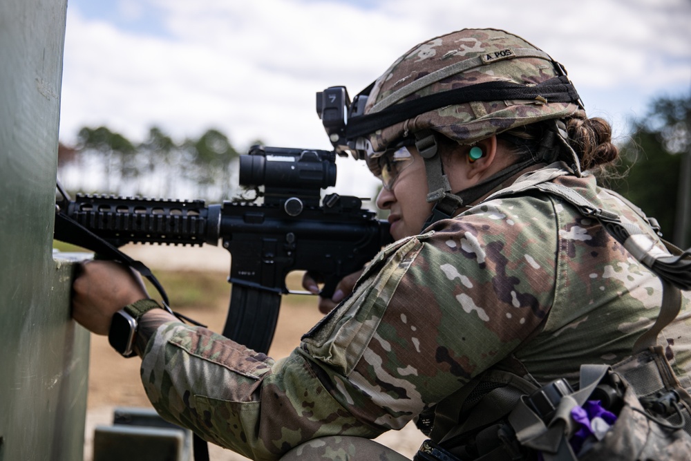 Recruiting and Retention Battalion Qualifies Their Weapons