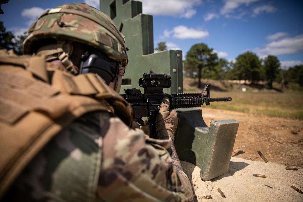Recruiting and Retention Battalion Qualifies Their Weapons