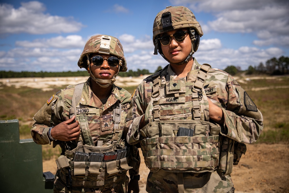 Recruiting and Retention Battalion Qualifies Their Weapons