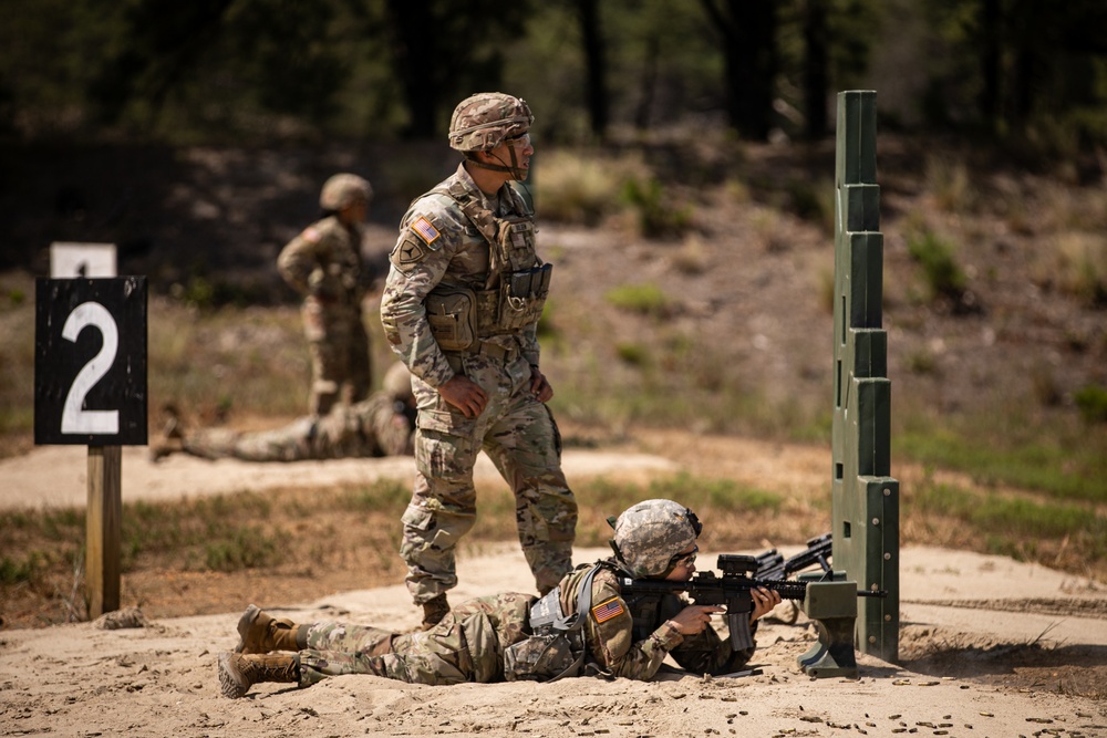 Recruiting and Retention Battalion Qualifies Their Weapons