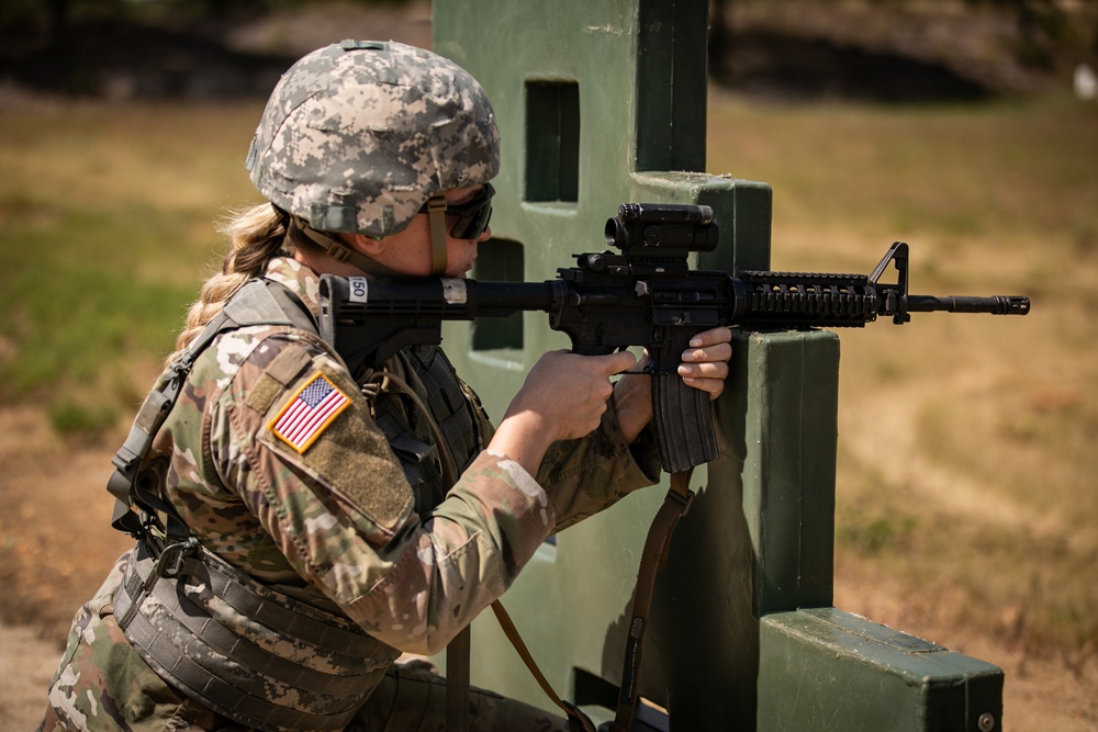 Recruiting and Retention Battalion Qualifies Their Weapons