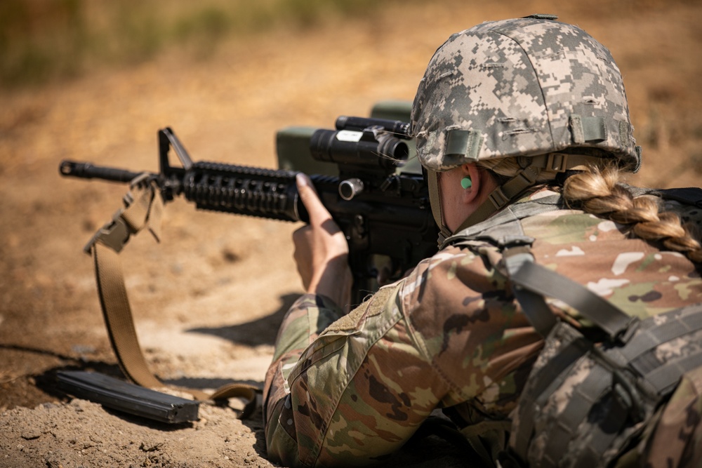 Recruiting and Retention Battalion Qualifies Their Weapons