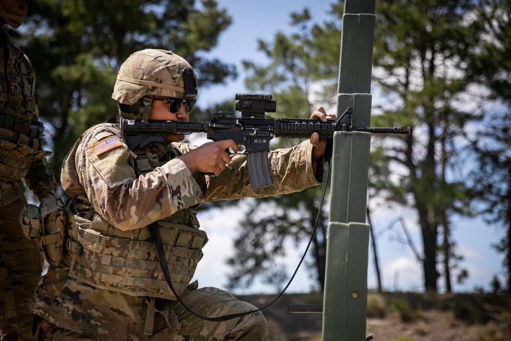 Recruiting and Retention Battalion Qualifies Their Weapons