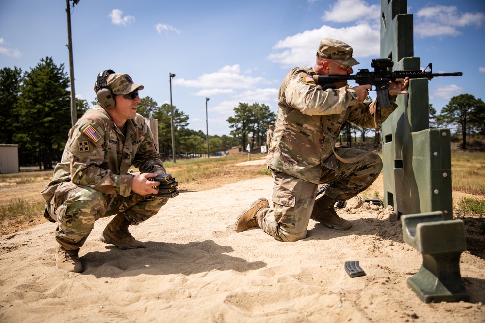 Recruiting and Retention Battalion Qualifies Their Weapons