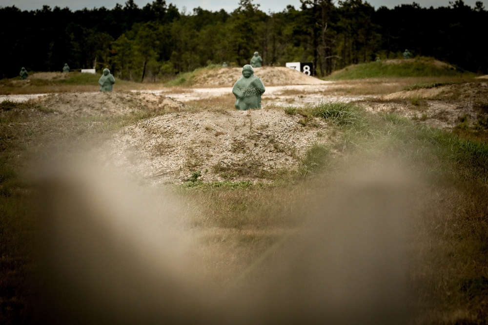 Recruiting and Retention Battalion Qualifies Their Weapons