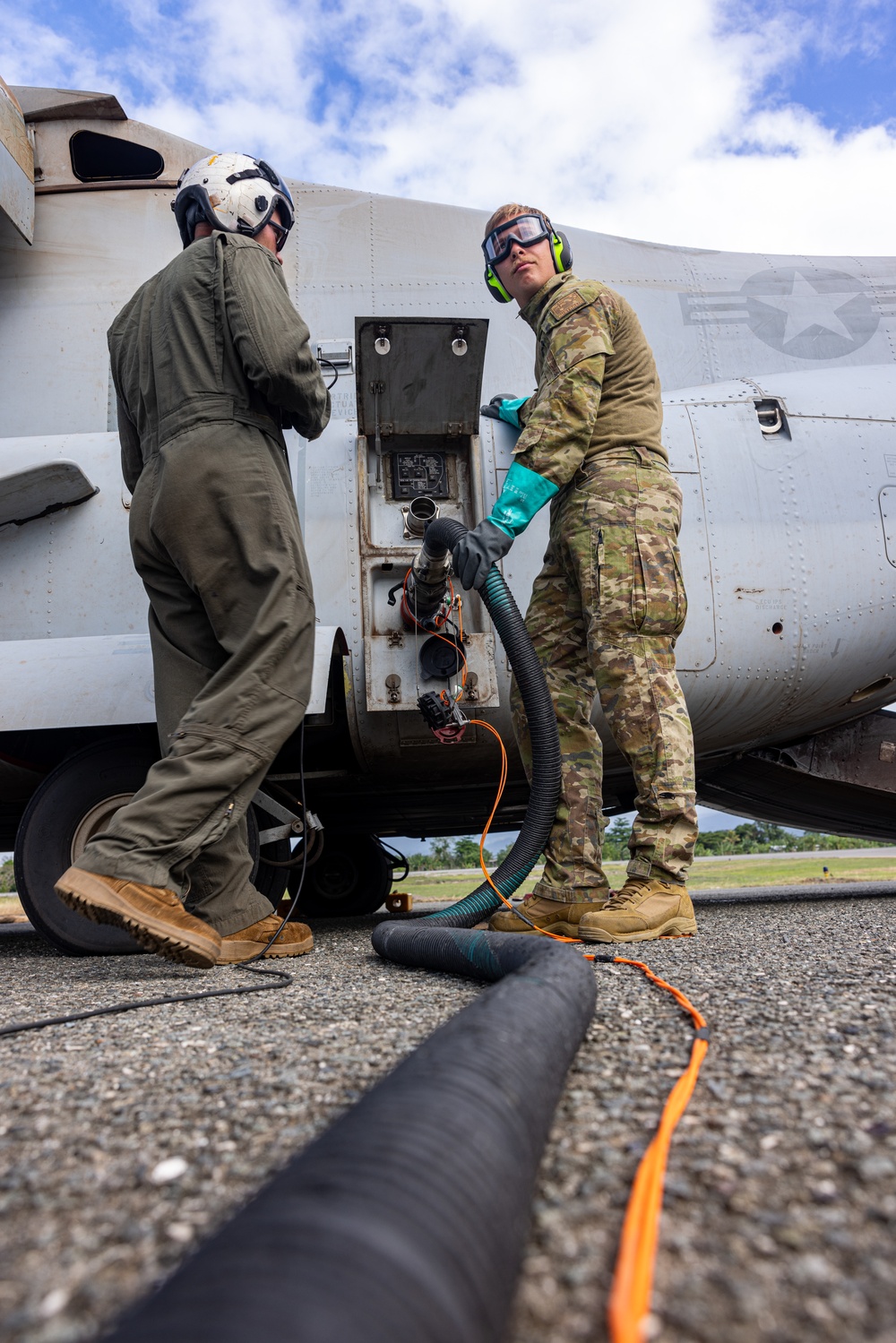 MRF-D 24.3: VMM-268 (Rein.) Marines, ADF service members refuel MV-22B Osprey during Operation Render Safe 2024-2