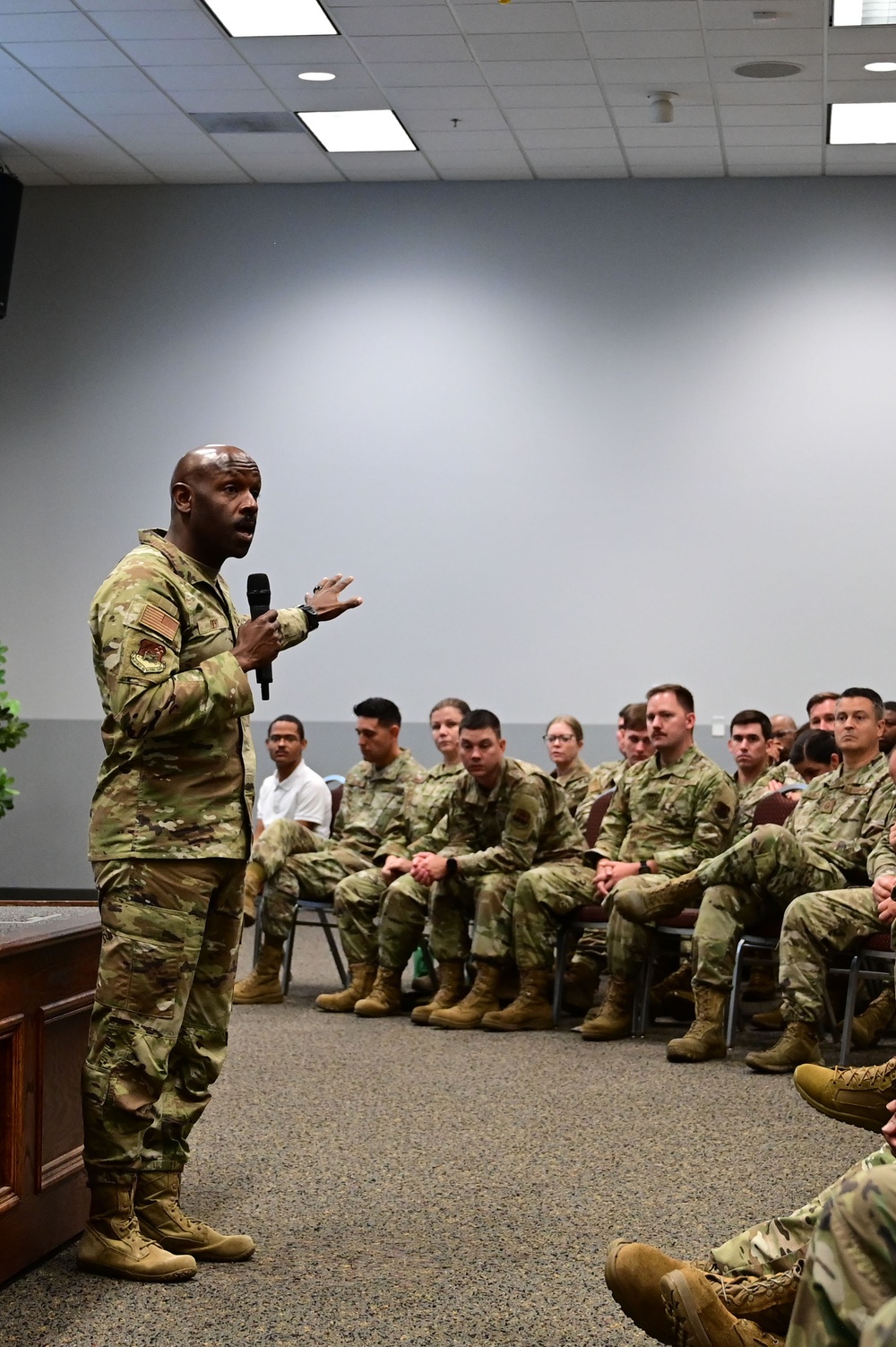 GA ANG Command Chief Dent visits the 165th AW