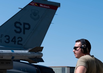 434th LRS Hot Refuels F-16
