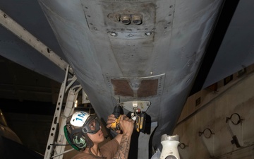 Theodore Roosevelt Performs Maintenance on Aircraft