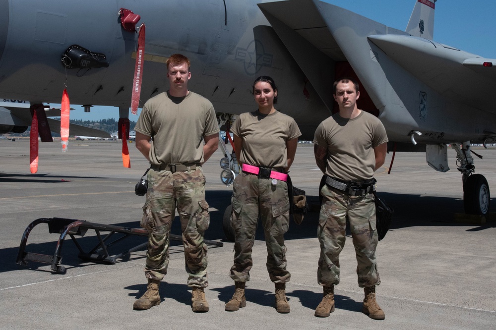 142nd AMXS holds weapons load competition