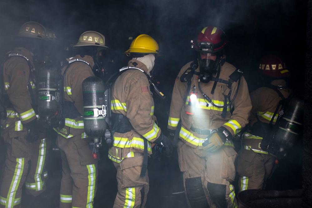 419th CE Fire Flight conducts structural live fire training