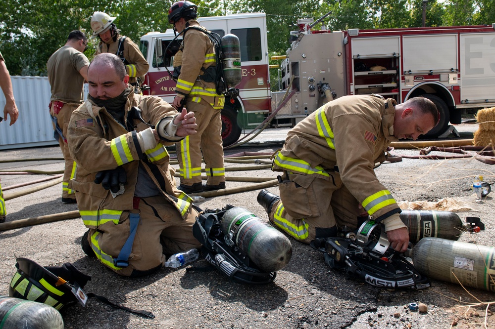 419th CE Fire Flight conducts structural live fire training