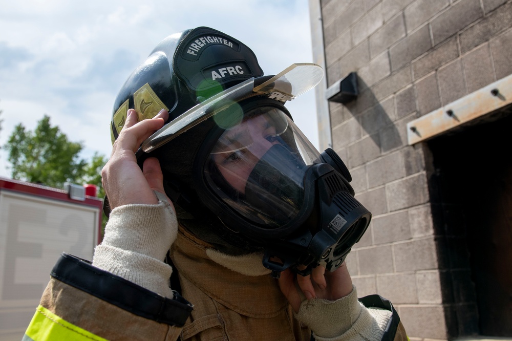 419th CE Fire Flight conducts structural live fire training