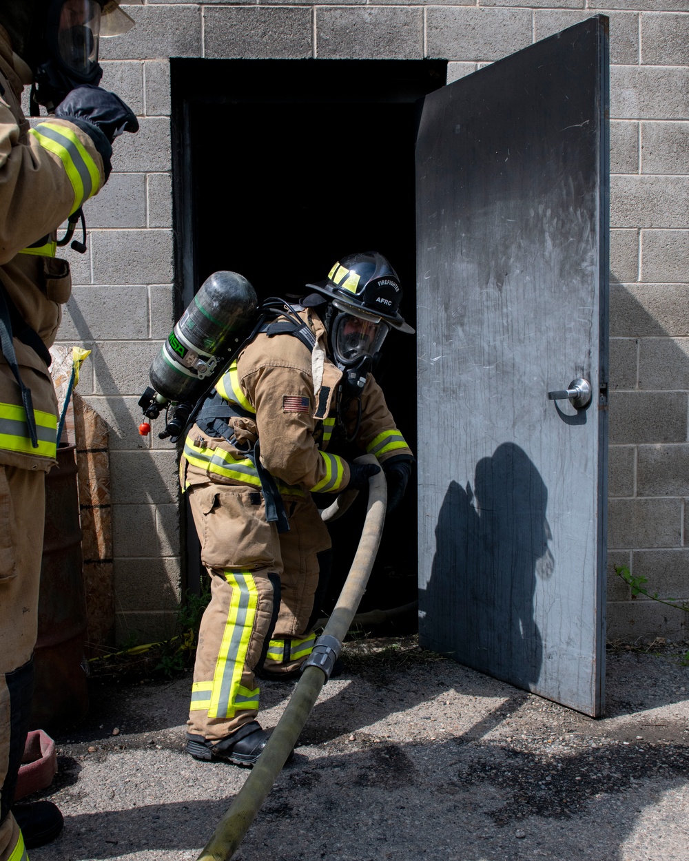 419th CE Fire Flight conducts structural live fire training