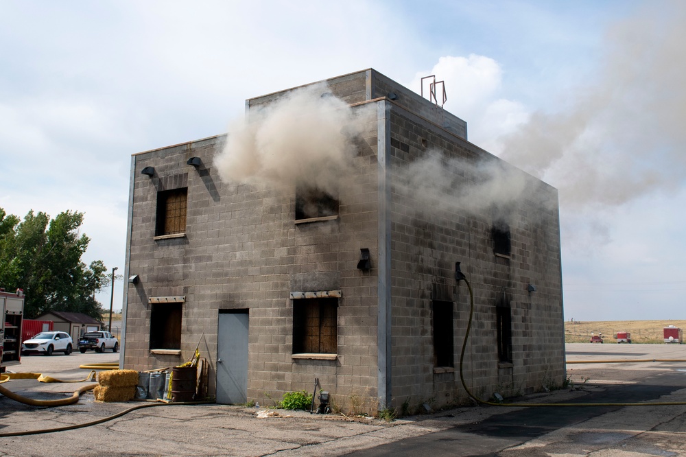 419th CE Fire Flight conducts structural live fire training