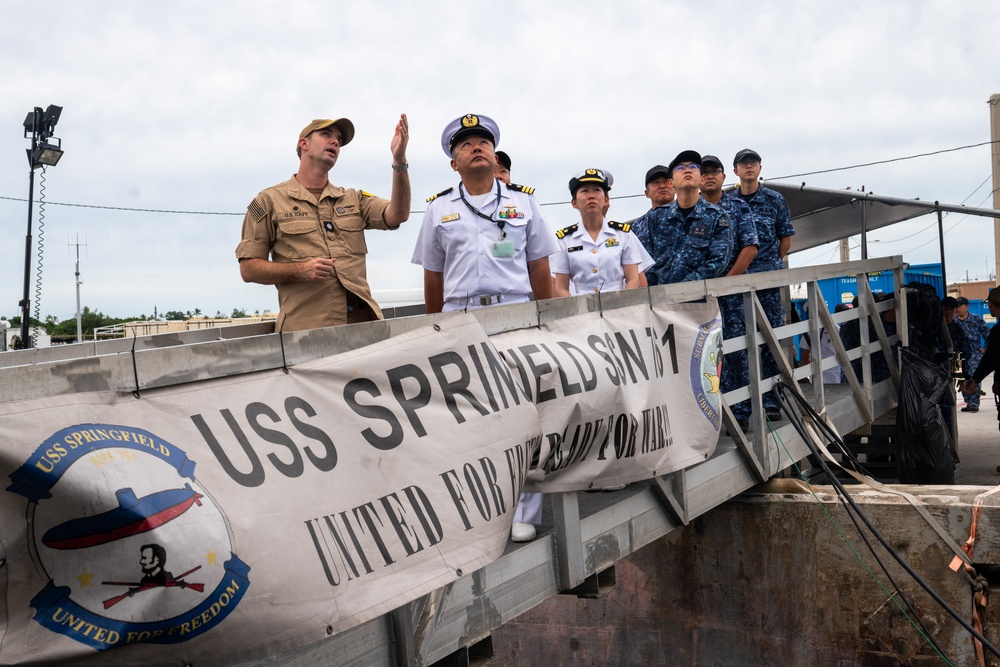 JS Michishio Visits NSTCP Det Guam