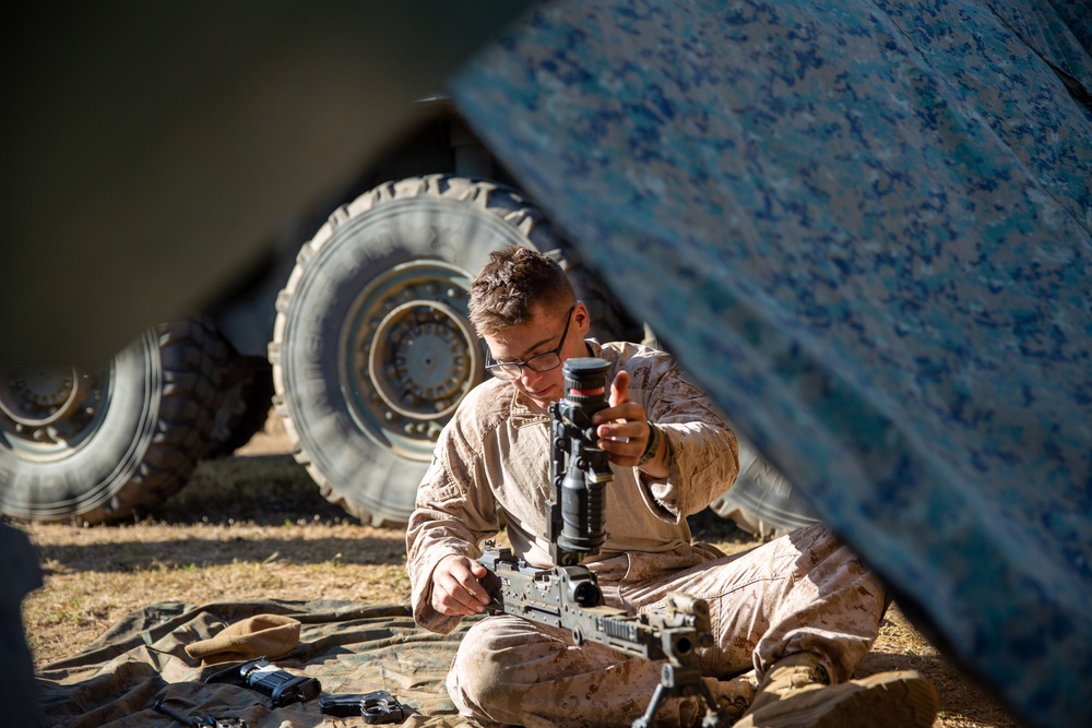 U.S. and Chilean Marines Conduct Maintenance