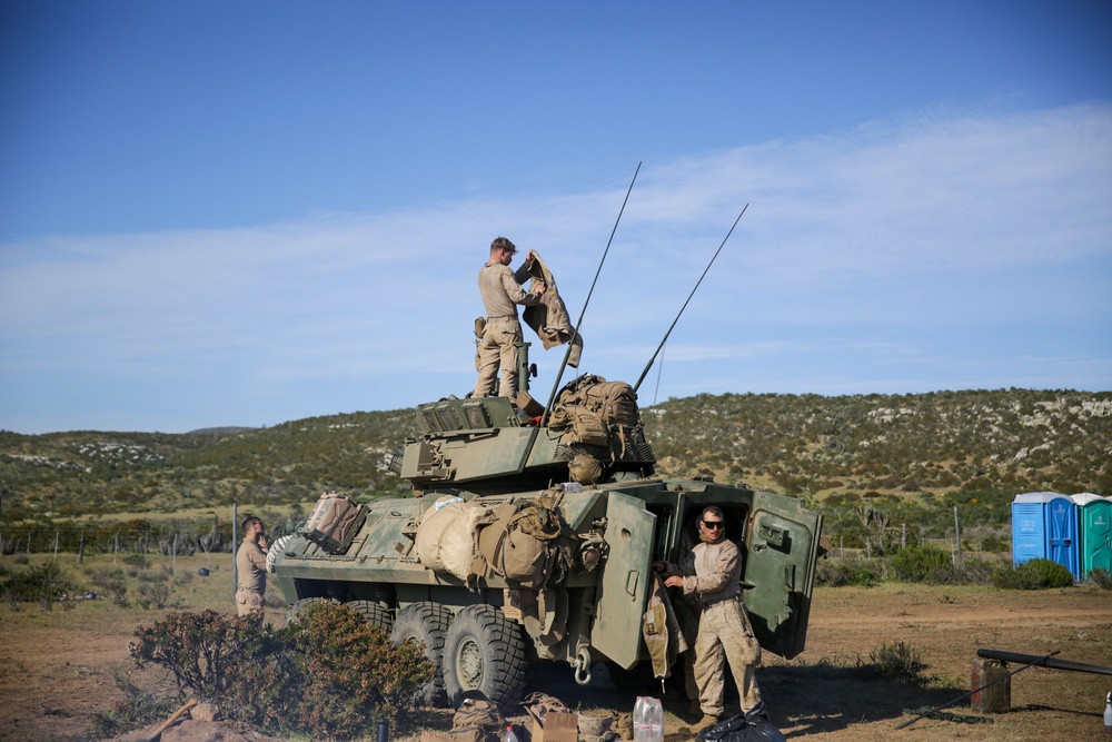 U.S. and Chilean Marines Conduct Maintenance