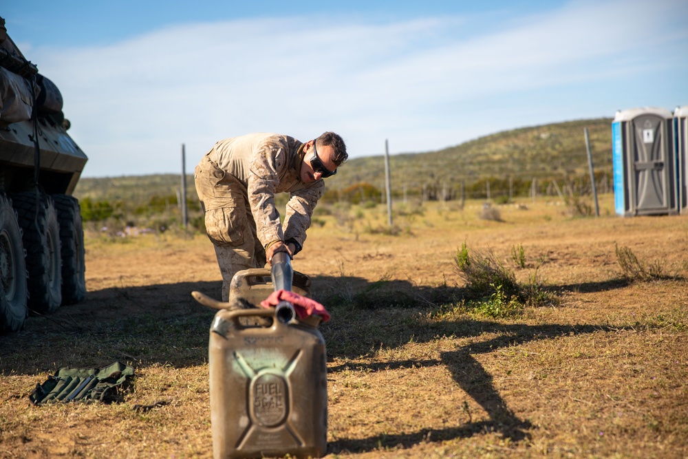 U.S. and Chilean Marines Conduct Maintenance