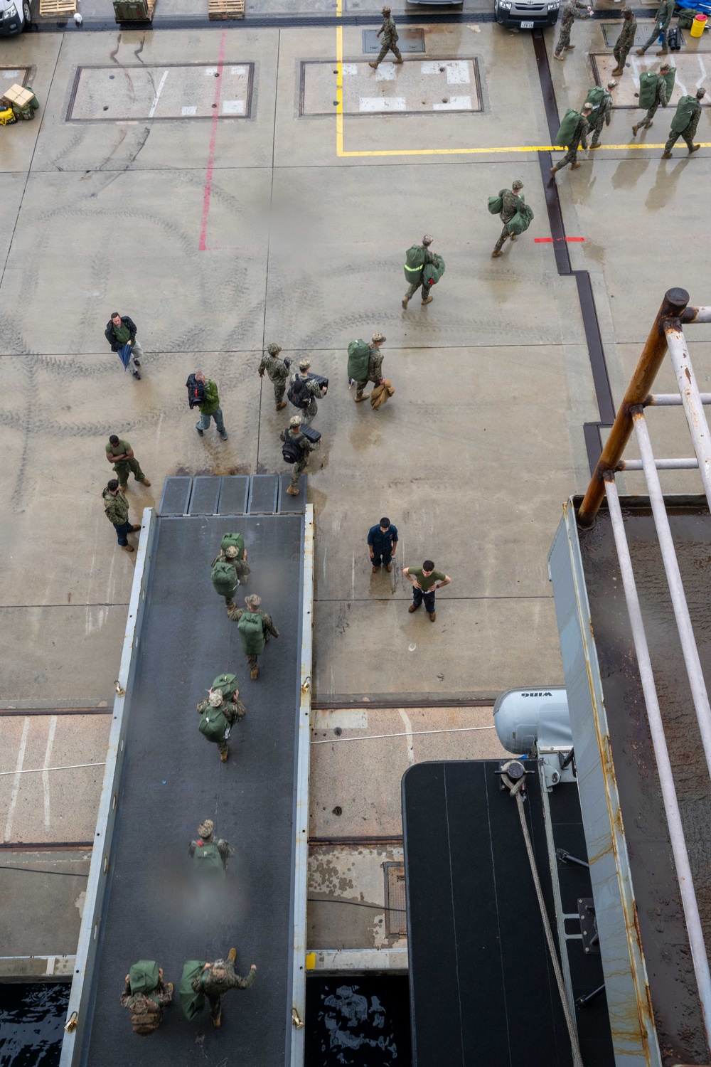31st Marine Expeditionary Unit Offload from USS America (LHA 6)