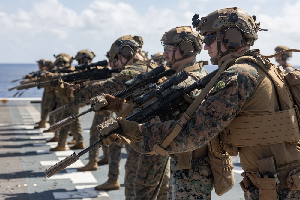 31st MEU conducts live-fire Deck Shoot