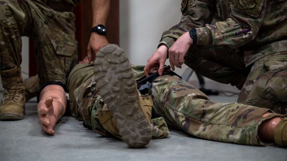 Deployed Airmen conduct TCCC training