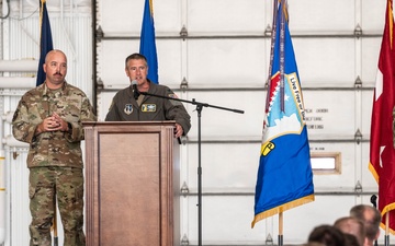 Commander and Commander Chief address the 157th ARW