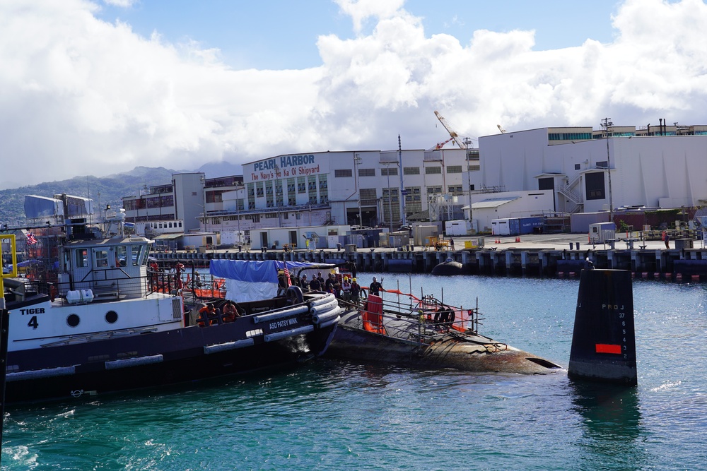 USS North Carolina (SSN 777) Enters Dry Dock