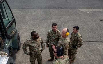 446th Airlift Wing leadership visits Port Dawgs