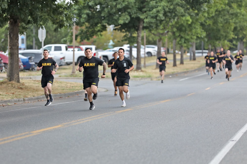 13th CSSB Soldiers take German Fitness Test