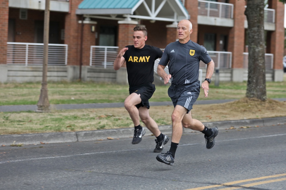 13th CSSB Soldiers take German Fitness Test